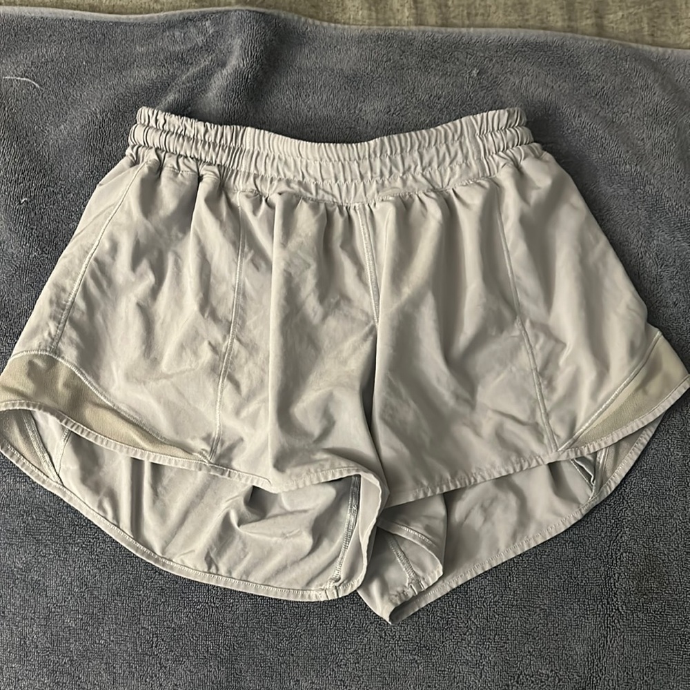 Lululemon hotty hot shorts 4 inch